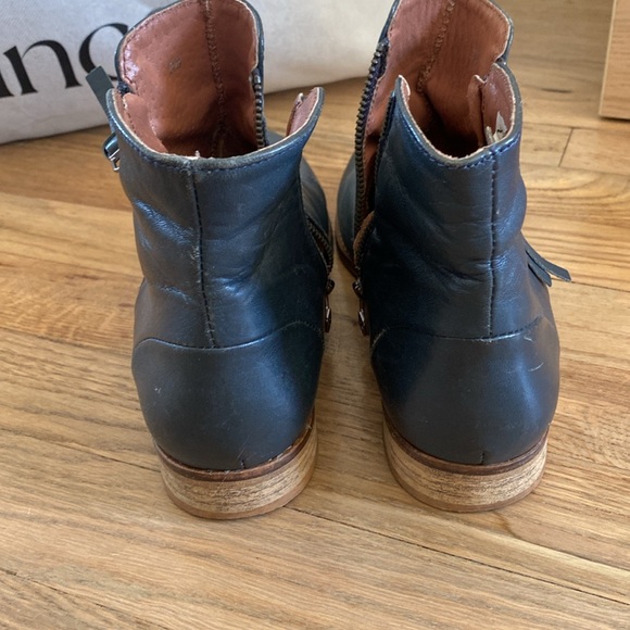 Davis Gomma Sacha Essentials Ankle Boots - Picture 3 of 7